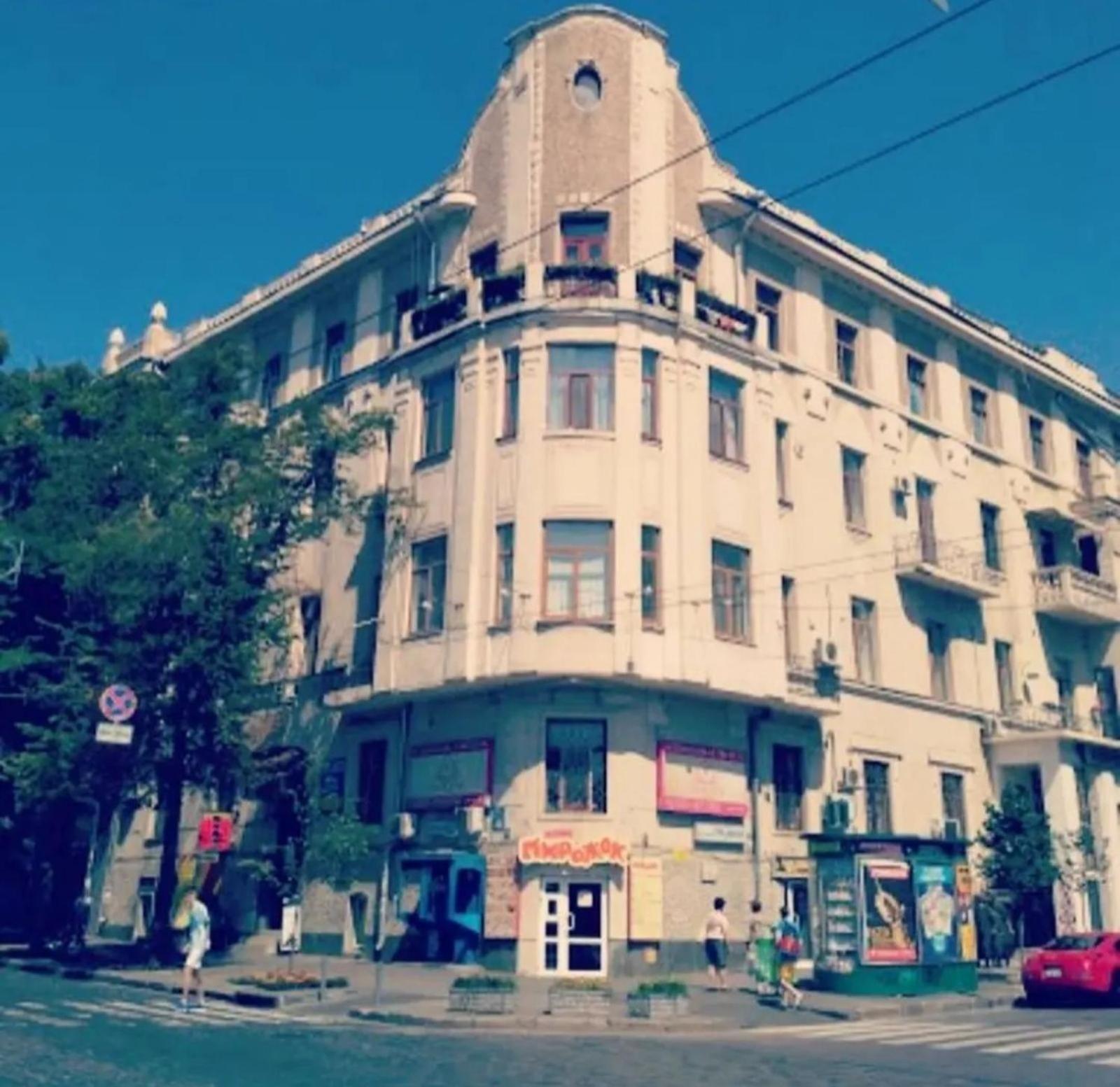 APARTMENT ON SUMSKAYA 46 